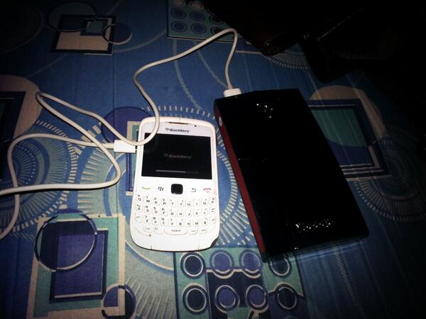 RobertJEngelke's tweet photo. eng  Transformer Power bank is mine. ^^ akhirnya http://t.co/xvoVJE1mkZ