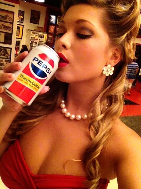 Chelsiearyn's tweet photo. Have a Pepsi Day!! @pepsi #LiveForNow #pepsithrowback  #retro #cellpic #chelsiearyn #RT http://t.co/4kg6ZrAfbn