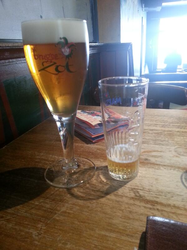 LadsThings's tweet photo. one gay beer for my gay friend, one normal beer for me because I am normal  #lonelycow #journal #prayforboston http://t.co/v0Yi6fJqWM