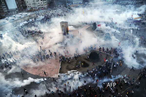 PHOTO: Tear gas in Istanbul's #Taksim Square bbc.in/108RQsq