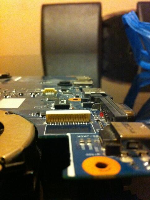 LaptopRepairLab's tweet photo. Repairing bent LCD connectors. Don't try this at home kids http://t.co/jOf3mcxqtb