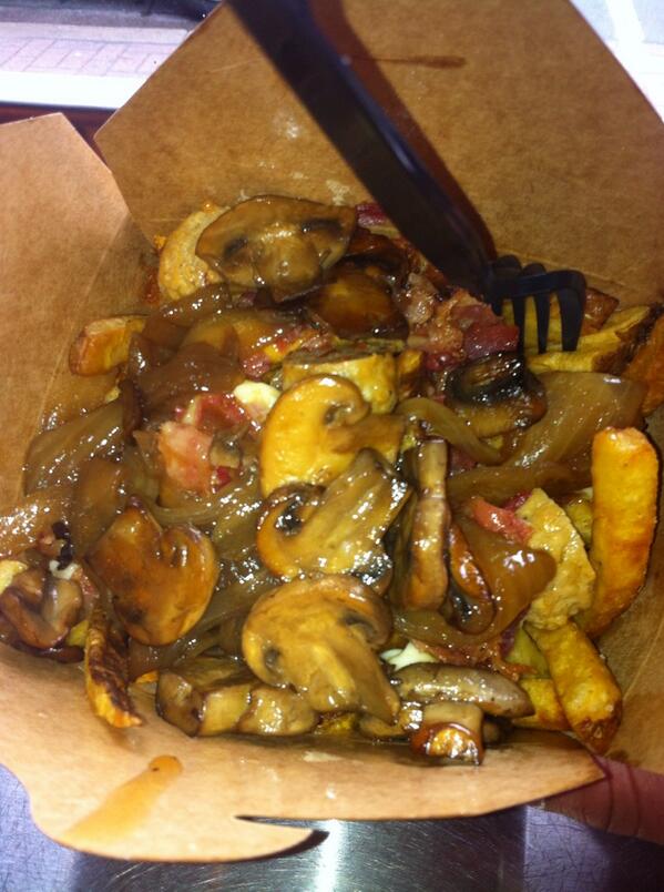 aidencurrann's tweet image. The first time in a long long while that I found my one true love #MyOneTrueLove #SmokesPoutine