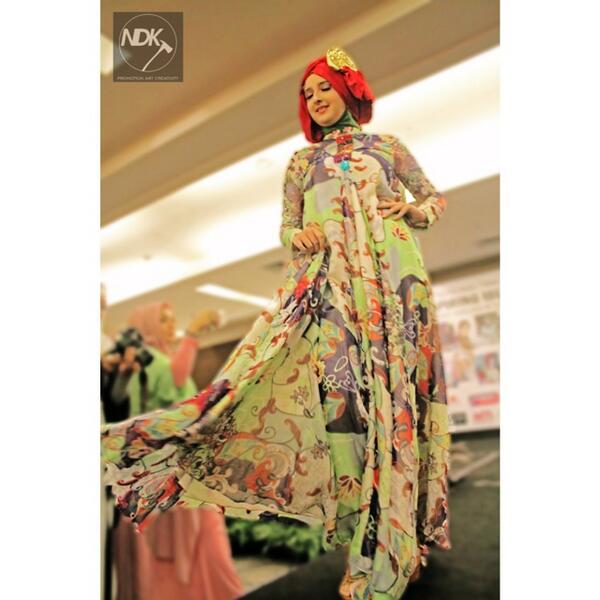 Fashionable &amp; Hijab Style ..Go follow <a href="/FashionNM/">NM by Nuri Maulida</a>
