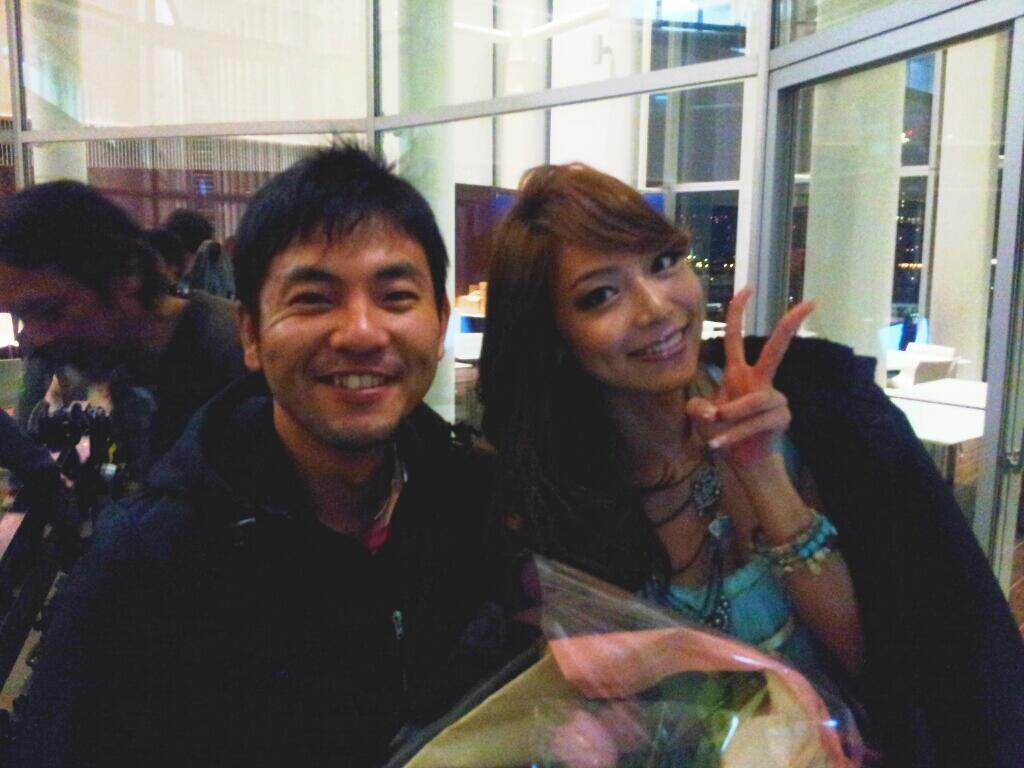 映画 カノジョは嘘を愛しすぎてる 公式 昨日からの相武紗季さん繋がりで こちらは茉莉クランクアップ時の写真ですよ 監督のこんな笑顔 現場に入ってから初めて見ましたよ 笑 Apま Http T Co Y8v2jk5iuo 映画 カノジョは嘘を愛しすぎてる 公式 昨日からの相武紗季さん繋がりで こちらは茉莉クランクアップ時の写真ですよ 監督のこんな笑顔 現場に入ってから初めて見ましたよ 笑 Apま Http T Co Y8v2jk5iuo