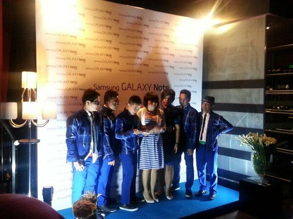samsungID's tweet photo. Project Pop pun foto bareng di Samsung Note 8 photo corner #8WonderShow http://t.co/cWfSBdO8n5