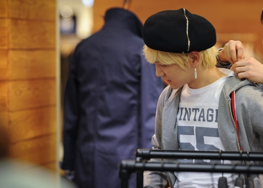 BMix5qhCQAAELIG.png:large