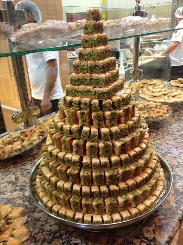 AlSultanUAE's tweet photo. #alsultansweets #sweets #arabicsweets #dubai #uae #sharjah @AlSultanUAE #food http://t.co/M5r5Q6fPZF