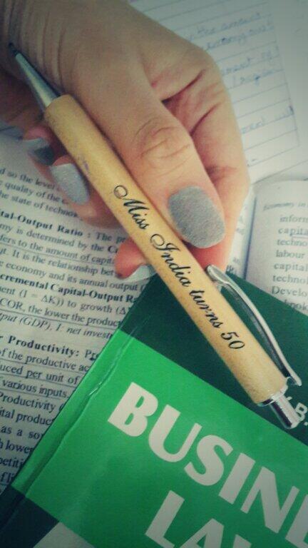 Zoya Afroz (@zoyaafroz) on Twitter photo Studying. .. but with the Miss India pen! ;-) <a href="/feminamissindia/">Miss India</a> #missindia2013 #missindia #supercool Studying. .. but with the Miss India pen! ;-) <a href="/feminamissindia/">Miss India</a> #missindia2013 #missindia #supercool