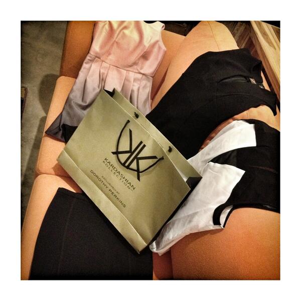 atiqahhasiholan's tweet photo. super excited with this KOLLECTION ! #DPKK #KadarshianKollection @DPerkins_ID http://t.co/yNV1L9mw9m