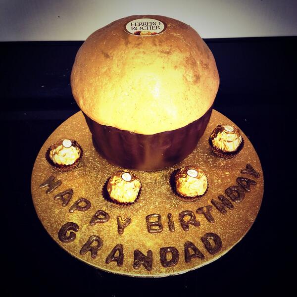 Jessyscakes's tweet image. Ferrero rocher cake #yummy #cake #birthday 🎉🎂