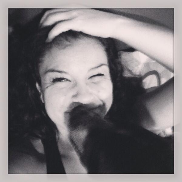 Karislolis's tweet image. Asi tenga que vender hasta mis zapatos no me importa saldrá adelante de su operación