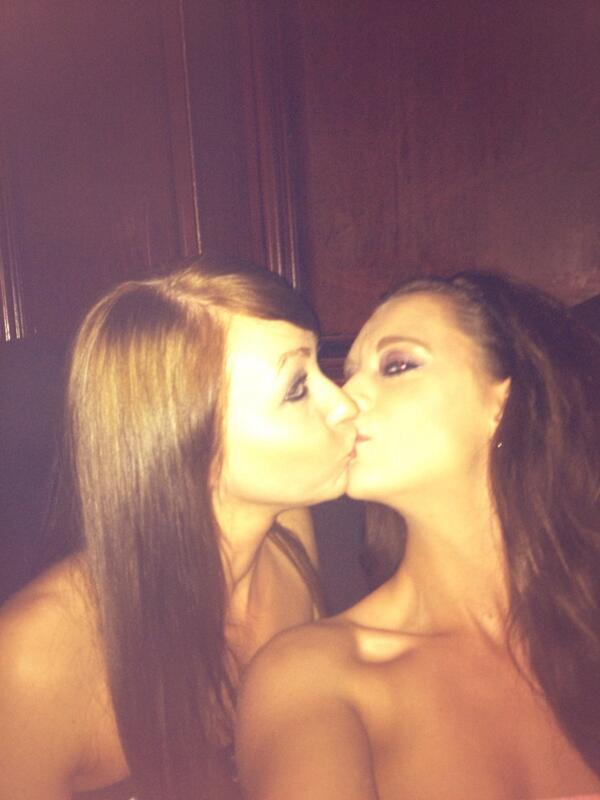 Megandancerxxx's tweet photo. Cheeky kisses with @Brookexoxo87 Catch us @SpearmintBrum tonight!! #sexy#nude#dances http://t.co/WQlsLhbOtz