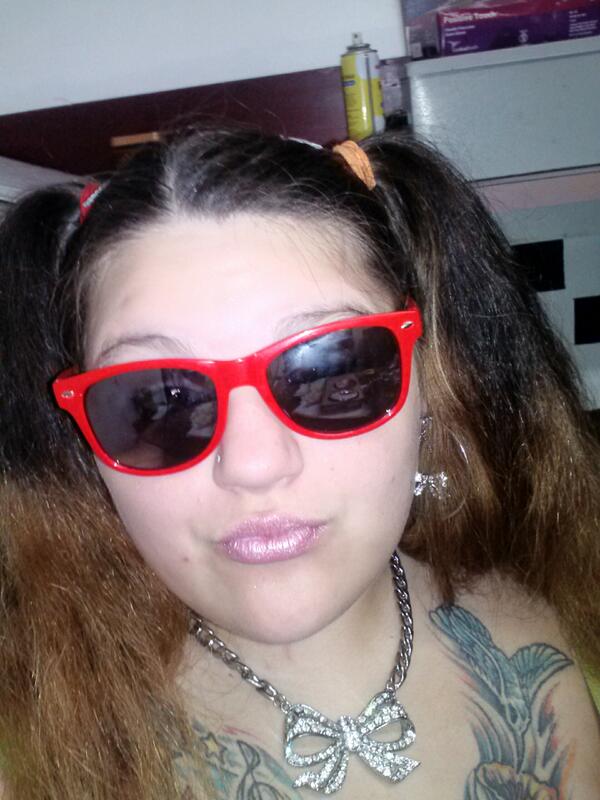 CdB420's tweet image. #ShopFlow #OfficeWorkFlow #RedStunnaShades #Ballin Lmao <3