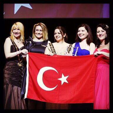 2013 Avrupa Konferansinda "Most Outstanding Member" ödülünü kazanan 2013 JCI İZMİR VP miz <a href="/ataysevinc/">sevo</a> Sevinç Atay:)