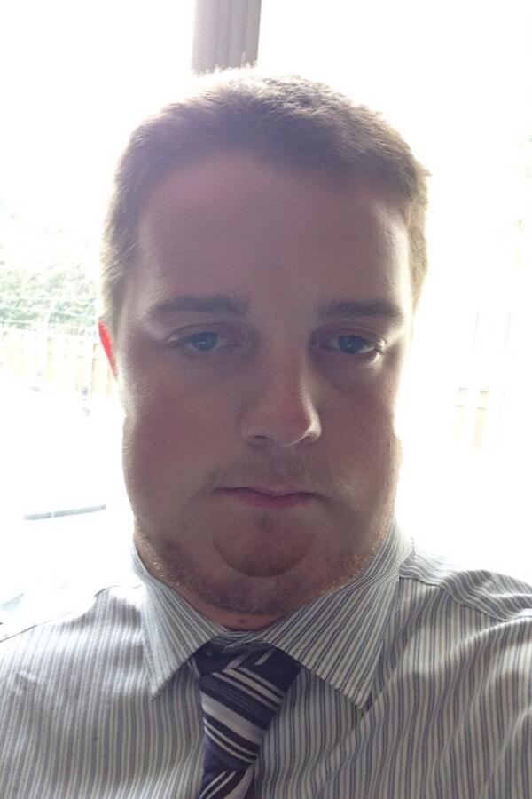 littlewallers's tweet image. @JimmyCole1 @DJSmith1991 @LJBiddlestone this looks just like @bprince87 in really life #2chins