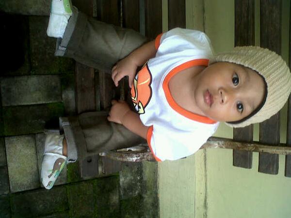 Maminya_papi's tweet photo. Si ndud Ųϑåђ isa duduk sndri deh (ˇ▽ˇ)-c<ˇ_ˇ) http://t.co/nzNsieYRHz