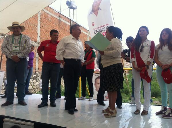 VictorMCarreto's tweet image. Más tarde tuve el enorme gusto de estar con @EnriqueAguera en Hueyotlipan sembrando esperanza y compromisos