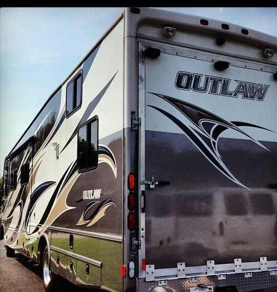scalehound's tweet photo. Got The Outlaw loaded up. Rollin down 65 to the Gulf. We're in Ocean Springs, MS tomorrow night, NOLA fri-sat. http://t.co/djsMDjMggr