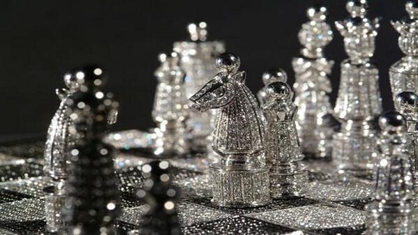 WishYouHad's tweet photo. Charles Hollander chess set. $600,000. http://t.co/OUt0Kdcorv