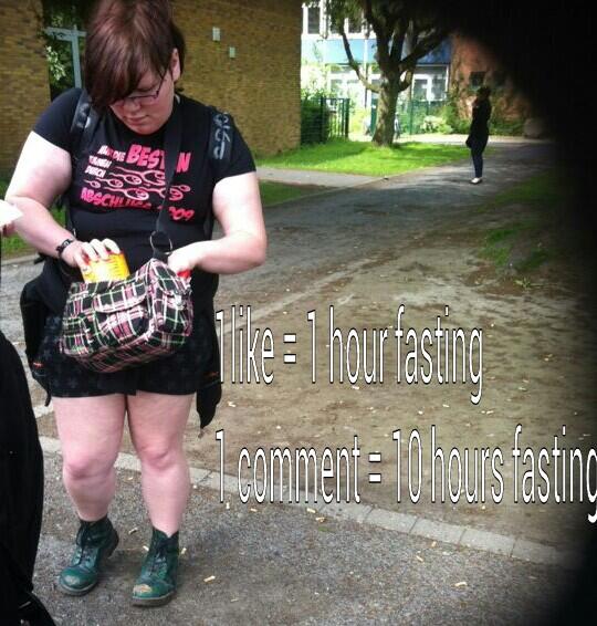 KittyVonVanity_'s tweet image. Girl in my school