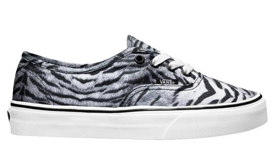 VANS AUTHENTIC TIGER BLACK/TRUE WHITE | SMS ORDER 085719290366