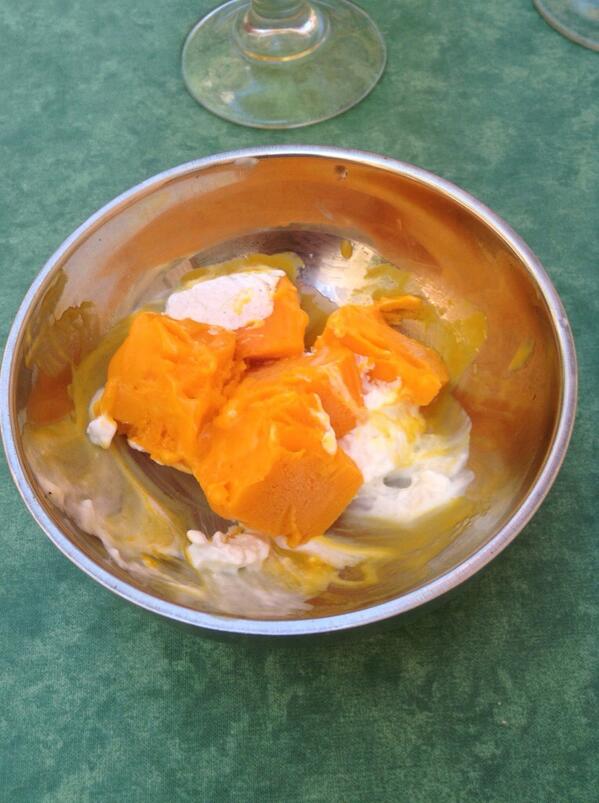 baburcios's tweet photo. Hoy hemos comido en el Sagar, qué rico! http://t.co/4yjHQ0vlrE