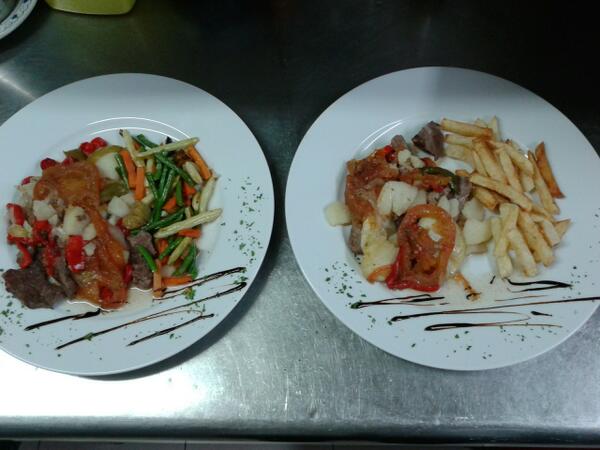 VirgueriasRB's tweet photo. Bifes a la criolla! http://t.co/xxTe9vJdYa