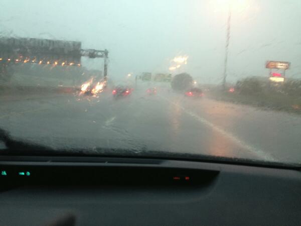 dhamiltontv's tweet image. Would advise cars on I-95 to use flashers. As in lights. #anotherstorm