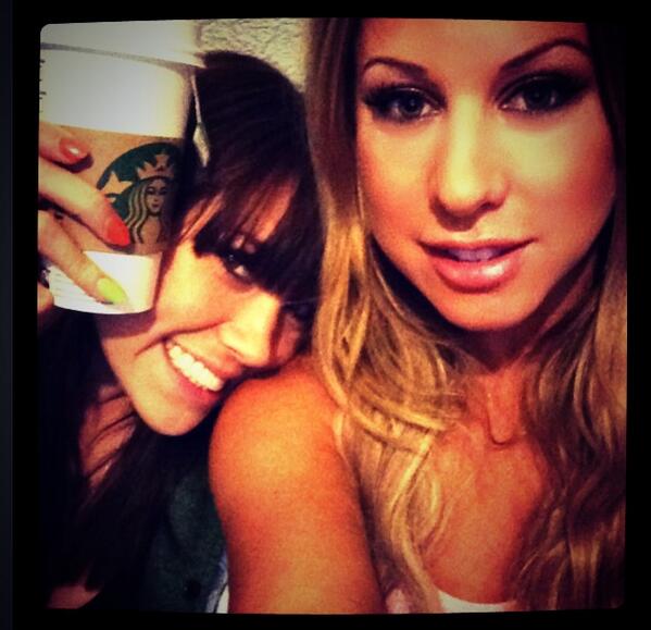 Rogue_Official's tweet image. Starbucks head @Jamielisa @HannahPRS #smallhead