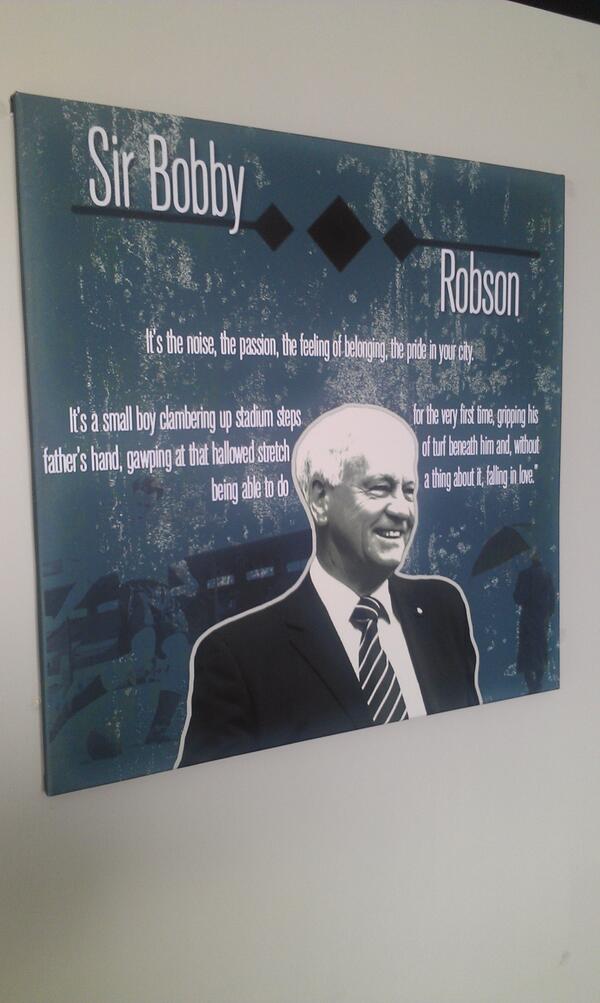 Sir Bobby Robson  - Page 2 BMpb0veCIAEHzG4