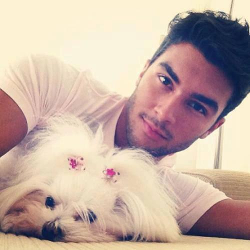 KeepItSimple122's tweet image. My ex ................. look alike lool