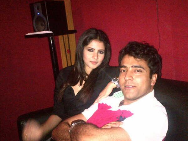 itsmeabir's tweet photo. Tritiyo sur-soshto sur!wit #RudranilGhosh!RT @Payel_12353: #AshareGoppo title track rcrdng @RanaSarkar @itsmeabir http://t.co/39vxCo78kK"