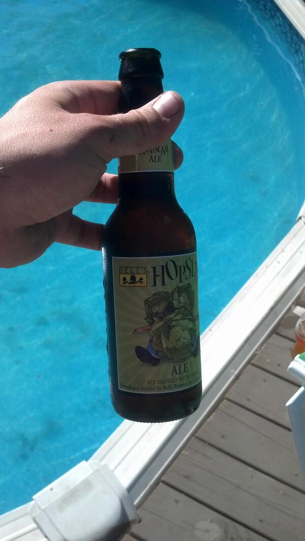 ccchhhccchhhh's tweet photo. Last of my @BellsBrewery Hopslam stockade #sadday #funinthesun #poolside http://t.co/zUqz3OAGQM