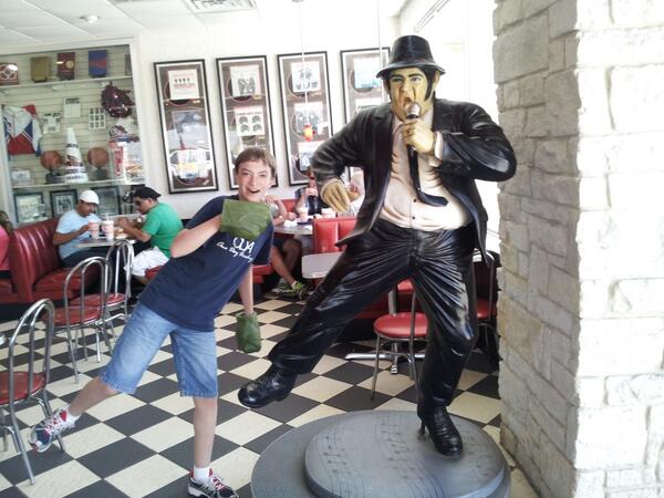HulksVan's tweet photo. HULK LIKE BLUES BROTHERS #missingmoe #rr2k13 #awesomewhataburger http://t.co/qTCIRmdtwJ