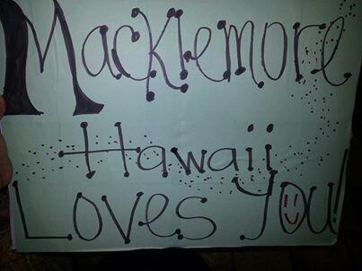 RoseCachola's tweet photo. Kids my sign made for tonights concert! STILL WAITING IN LINE #microsofthi http://t.co/by2QfWcZpG