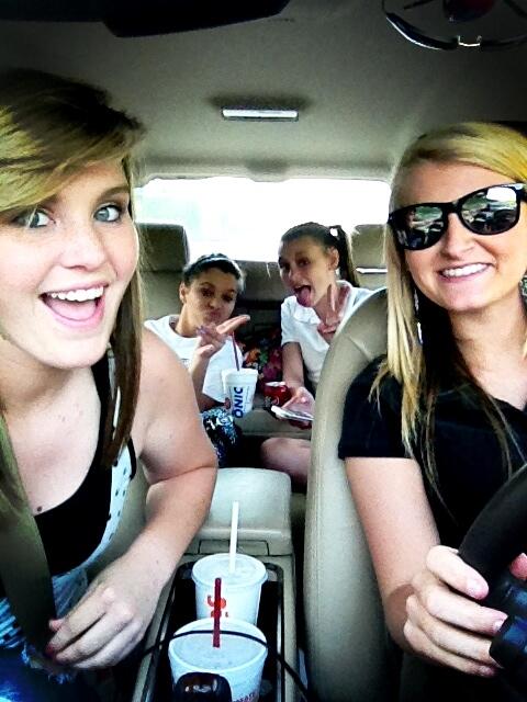 BaconBethani's tweet photo. My girls!!  @thatgirlpaige17  @stormie_procell http://t.co/UIbv3IbIzG