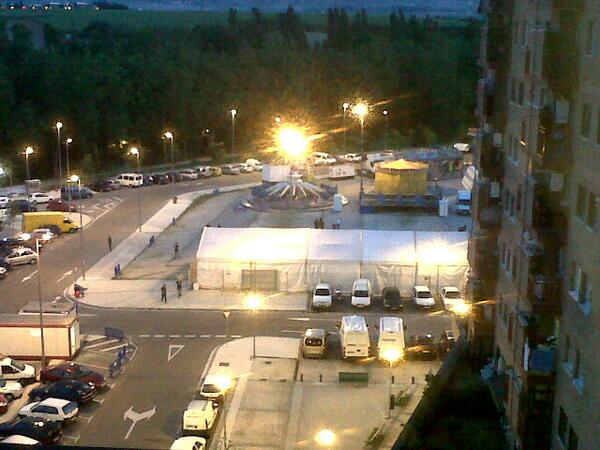 3duyin's tweet photo. Hoy me da, que no dormimos, pero ni mañana, ni pasao, ni al siguiente #estapasando #fiestasdeazpilagaña http://t.co/Rt4JZJ05LJ