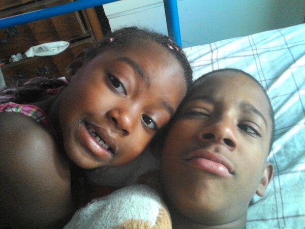 DimetriusL's tweet image. Me and my sis ssssssssoooooooooooooo cute