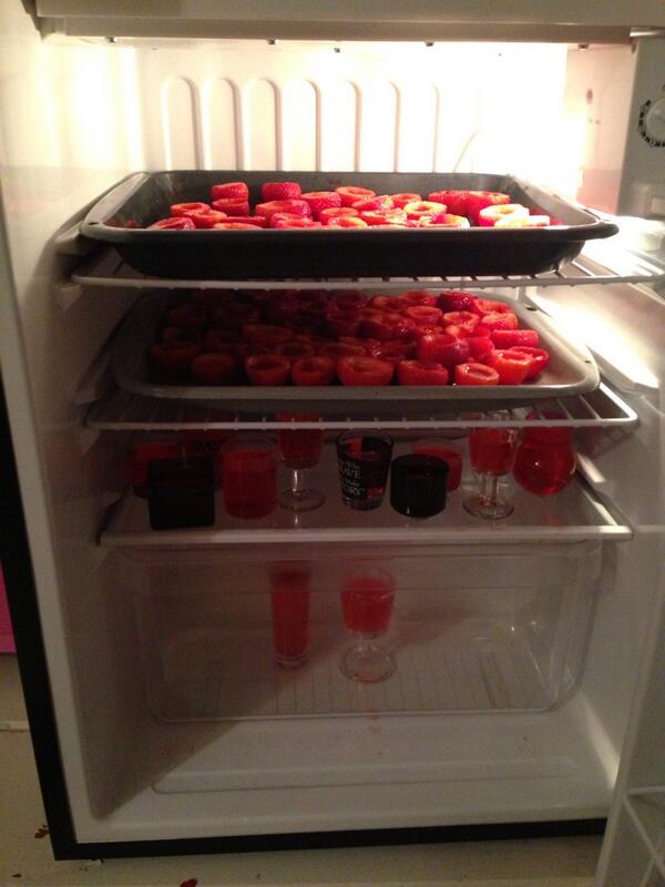 makaylasyphrit's tweet image. Jell-O shots on Jell-O shots #whoseready