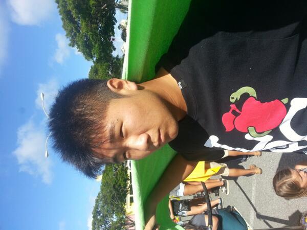 MicTokiwa's tweet photo. @MicrosoftStore Who can resist this face? #Microsofthi http://t.co/JCcHG7CuiP