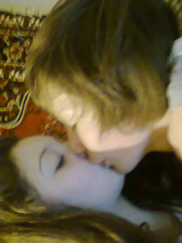 mala20131's tweet photo. ахахахах фу блять,фу нахуй! http://t.co/x0HEu3uRrd