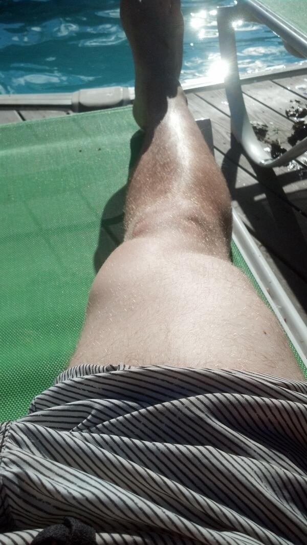 ccchhhccchhhh's tweet photo. Raising the tanline a bit so I look good in my #shortjorts and #sleevelessflannel at @faster_horses #partyofthesummer http://t.co/aXyvMypxu7