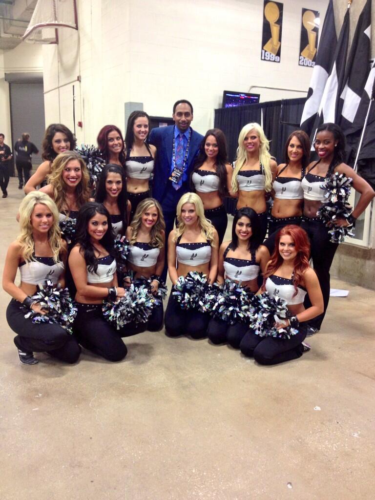 Stephen A. Smith takes picture with Spurs dancers (Photo)