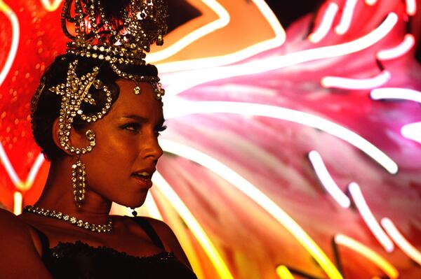 aliciakeys's tweet photo. Singing my heart out! Excited to share the #TearsAlwaysWin video on @VH1 with my fam today!! http://t.co/DXWJbhzxRI http://t.co/EogObWn7J6