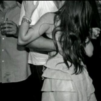 675_queen's tweet photo. القصيرات  عآلم كله انـآقهہَ..  عالم كله نعومهہَ..  عند احتضآنهن  ت��عر بانك تملك الدنيا بأكملهآ http://t.co/gqQ3cHxsPM