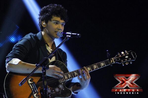 Angelo_Mikir's tweet photo. Gue ganteng kali http://t.co/Mop4krqg5y