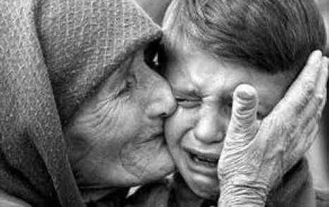 1AHQ_'s tweet photo. لا تُخبر آمك بـ ما يُحزنك .. 

لأنها ستحزن أضعآف حُزنك😔

 http://t.co/UDoT94YS6B"