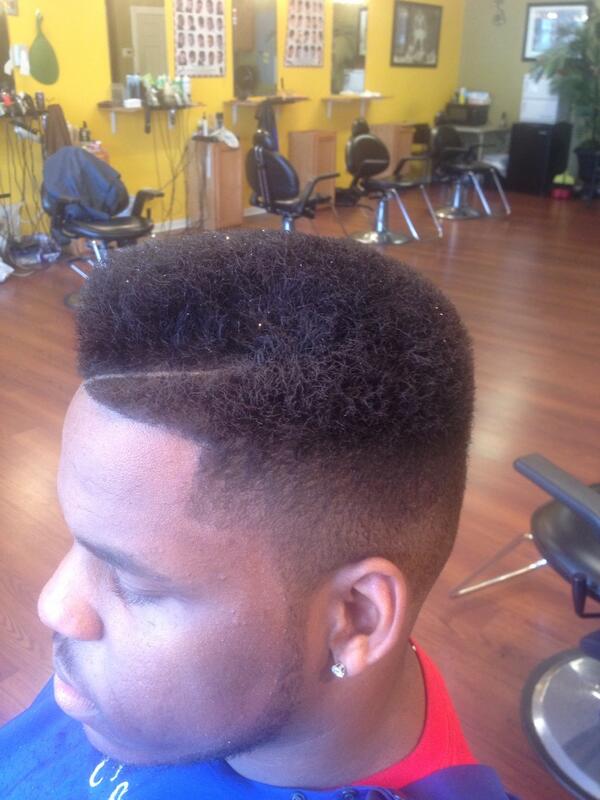 godfatherc23's tweet photo. #juicecut brown color with gold glitter. #fade #barber #barbershop #cstyles #cstylesbarbershop #chicago http://t.co/RFZ6rgZ2e5