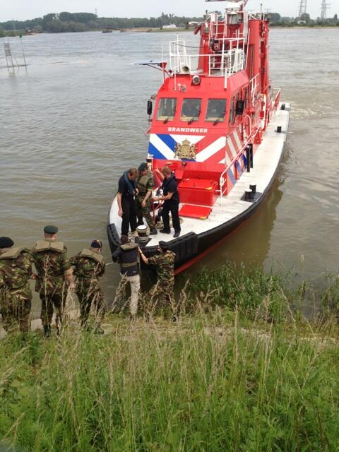 Grensverleggende activiteit: <a href="/brandweer/">Brandweer Nederland</a> #Nijmegen en <a href="/Defensie/">Ministerie van Defensie</a>  werken nauw samen #cimicnijmegen <a href="/1CMICommand/">1 CMI Command</a>