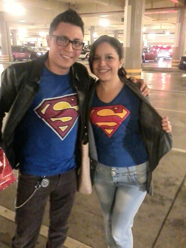 eliana_campo's tweet photo. Pre estreno de Superman con @ChrisArtFx http://t.co/bEHJBDZNgu